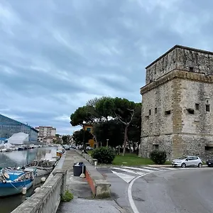 https://apt-la-brezza-viareggina-a-500-mt-dal-mare-dal.it-tuscanyhotel.com